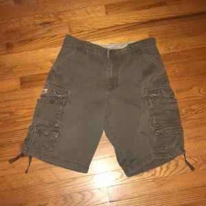 OPEN TO OFFERS 😃Men’s cargo shorts olive green